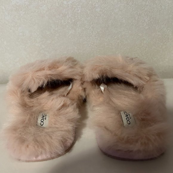 Womens COACH Zoe Sz 6 Pink Faux Fur w/ Tassel and Charm Slides Slippers - Picture 4 of 7